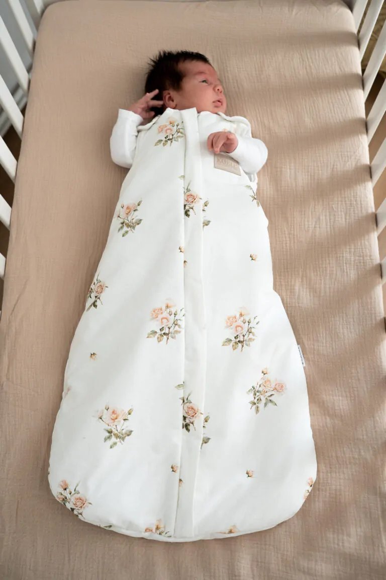 Koell: Baby Sleeping Bag for Crib - Tea Roses
