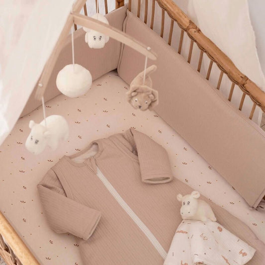 Trois Kilos Sept Tam Tam Crib Bumper – Sable (180 x 23 cm)