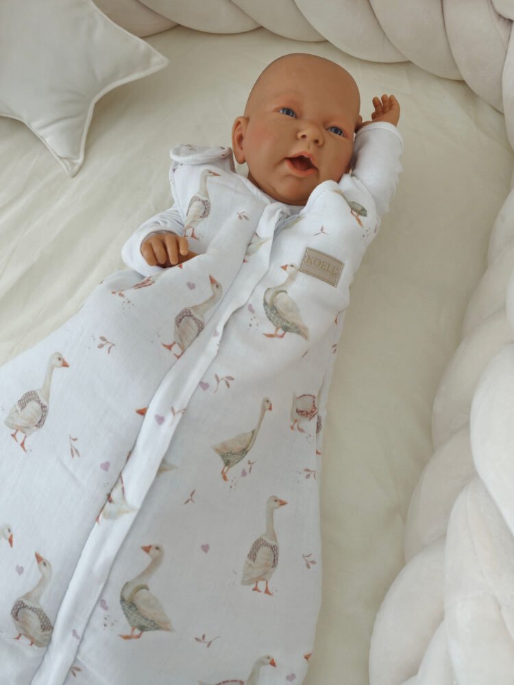 Koell: Muslin Baby Sleeping Bag for Crib - Geese on White