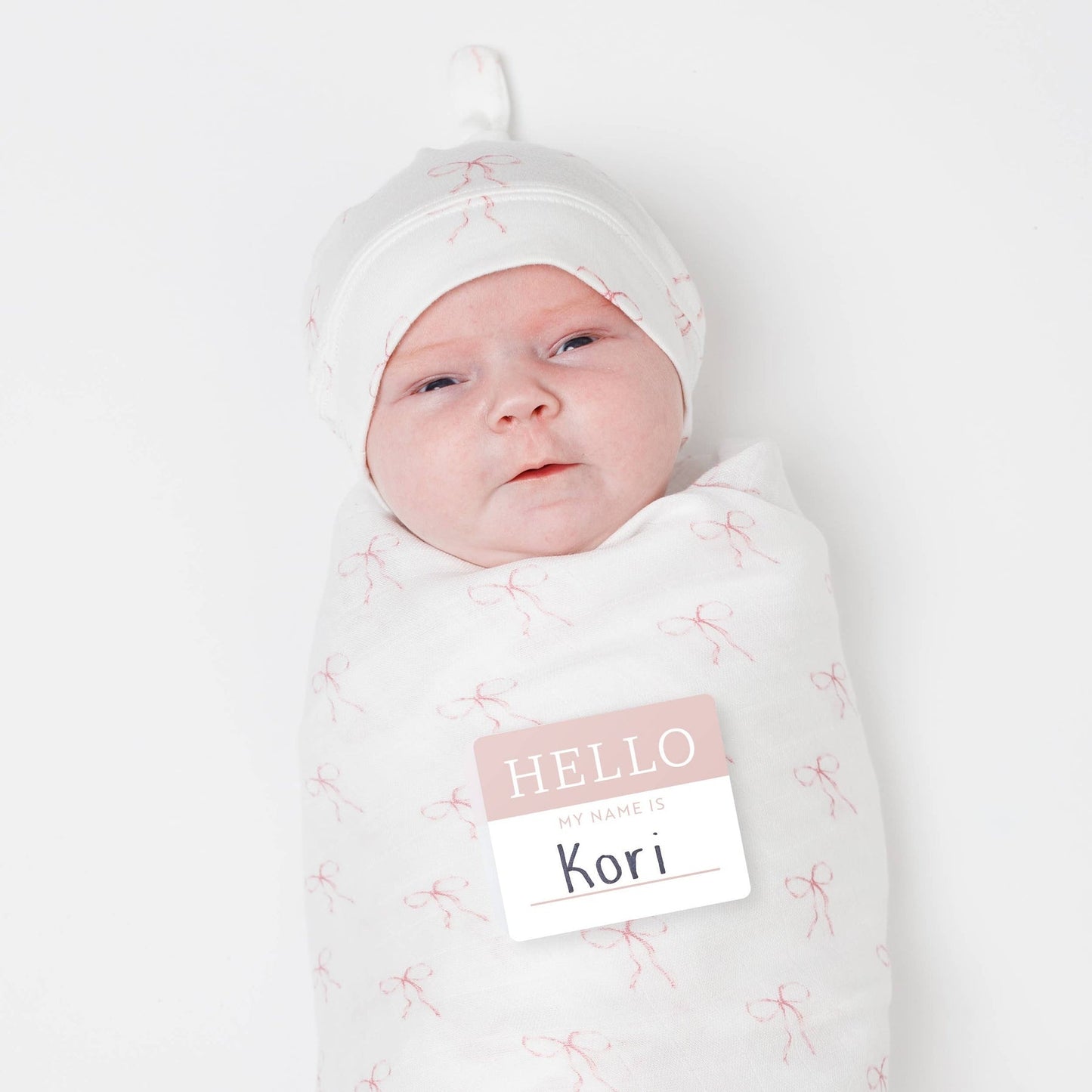 Lulujo Hello World Muslin Swaddle Blanket & Hat Set (0-4M) Vintage Bows