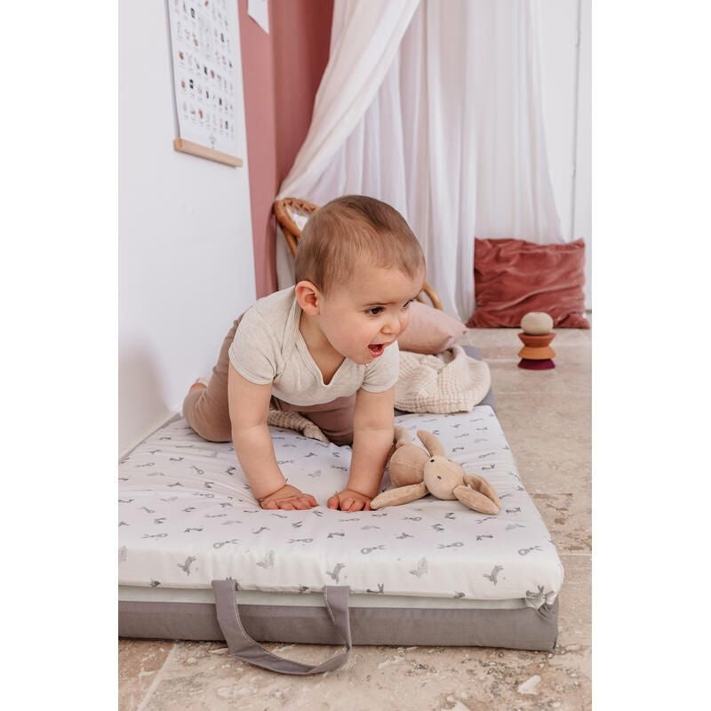 CANDIDE Rabbits Activity Playmat