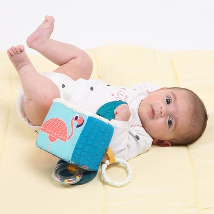 LUDI: Cube Tissus Feuille - Soft Sensory Activity Cube