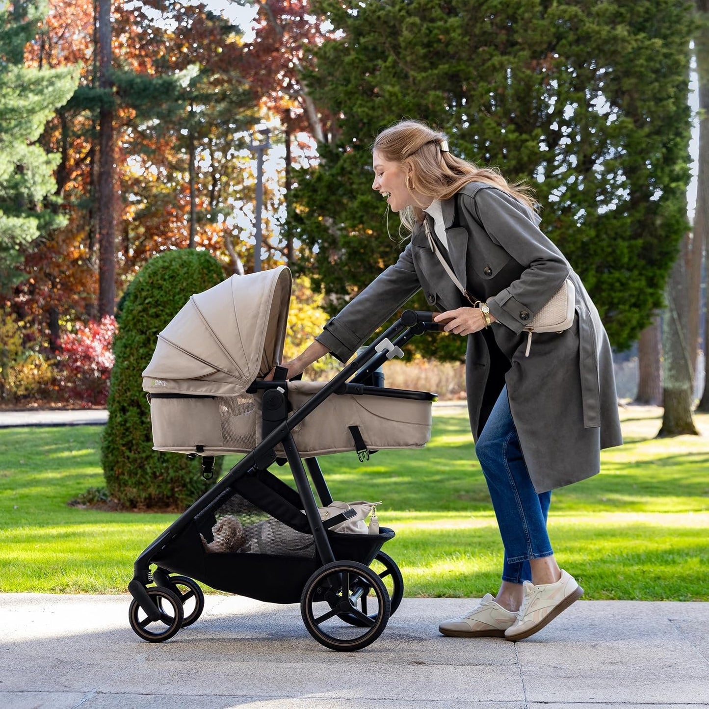 Evenflo®: Sistema de Viaje Shyft™ Intuiti+ con Revolve180™ LiteMax™ NXT y SensorySoothe™ – Champán