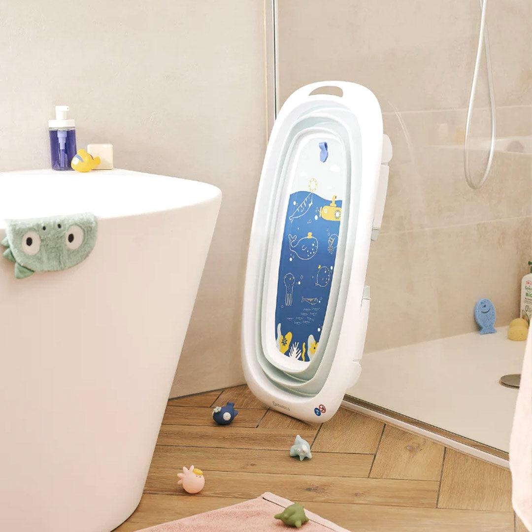 Foldable baby bathtub