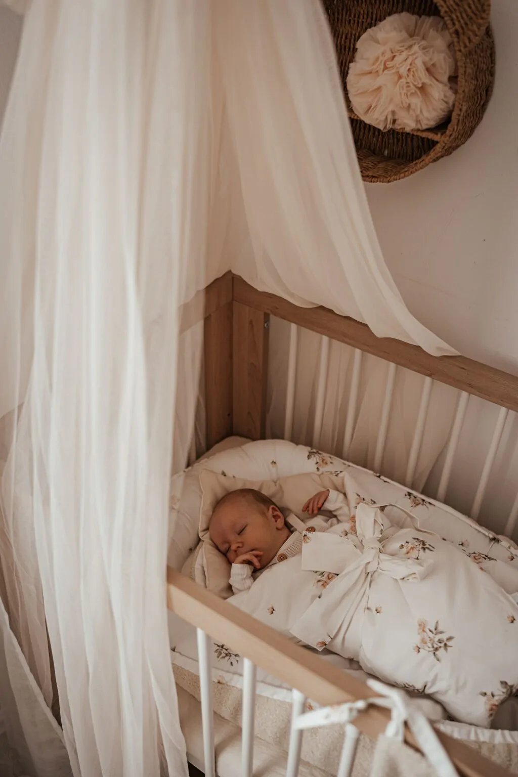 KOELL: Baby Cocoon Nest - Tea Roses Collection
