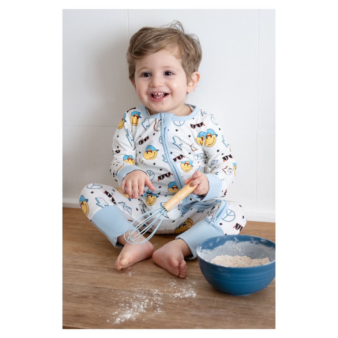 Close-up of the smooth, tagless interior and double zipper on the TeeJayz 6-9 month sleeper.