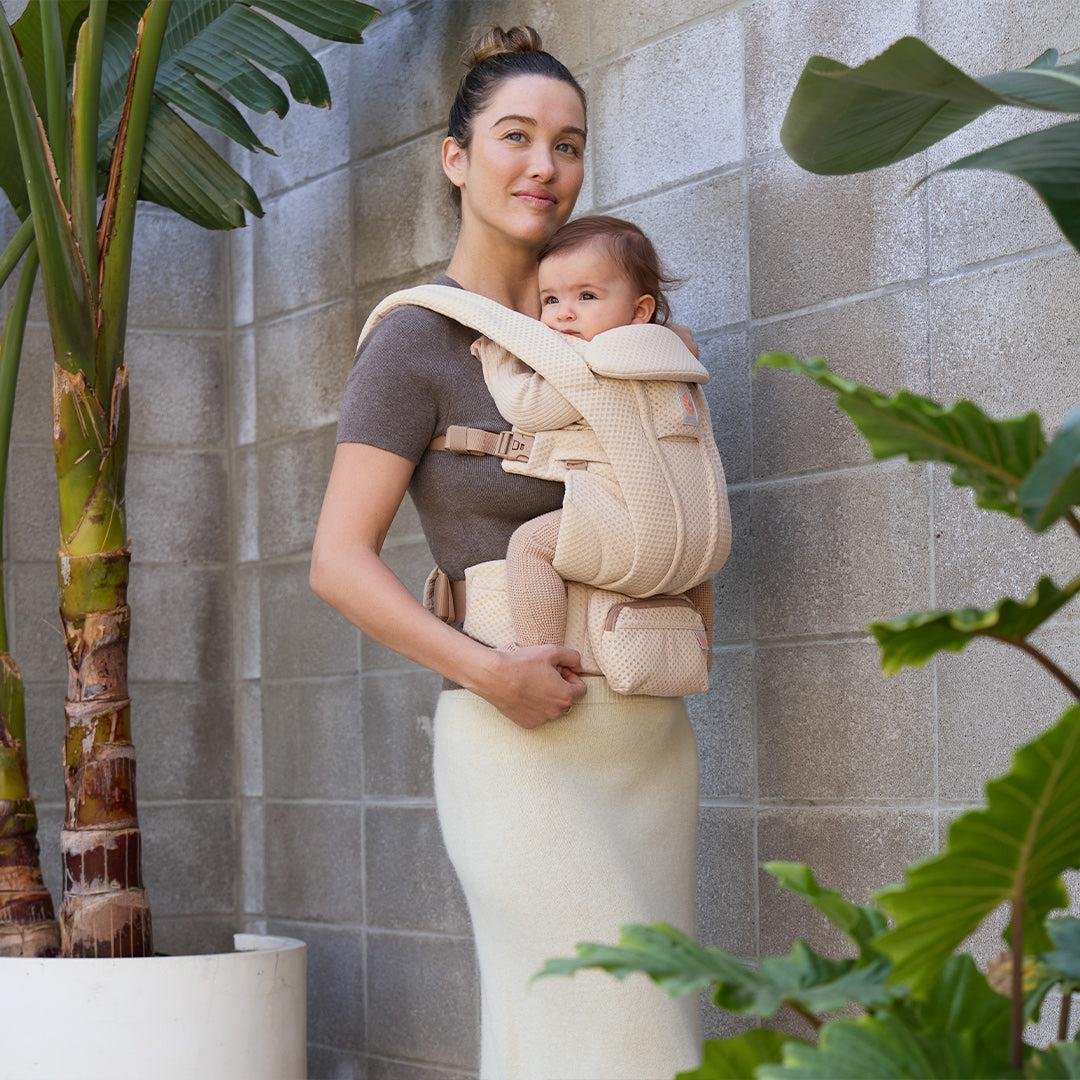Ergobaby: Omni Deluxe Baby Carrier - All-in-One SoftFlex Mesh (Natural Beige)