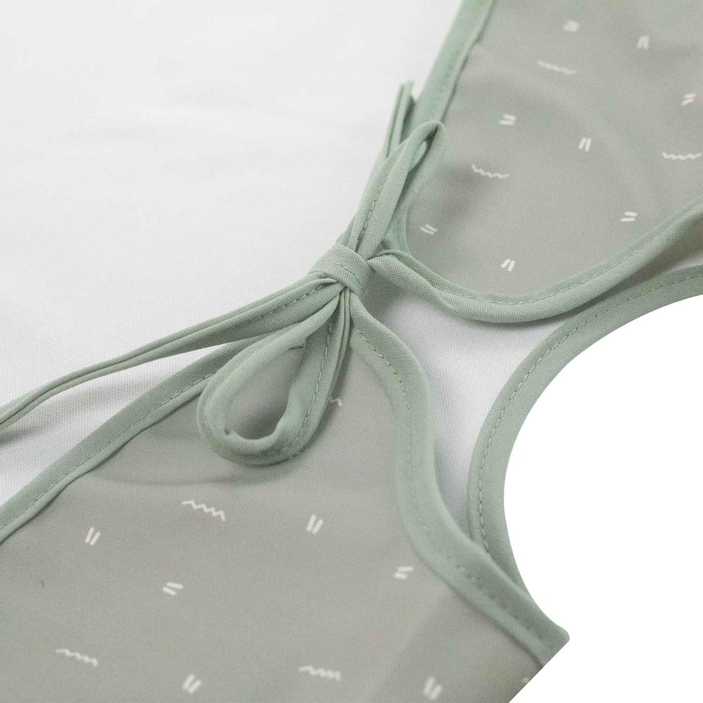 Trois Kilos Sept Long-Sleeved Bib Apron – Olive Green (34x40 cm)