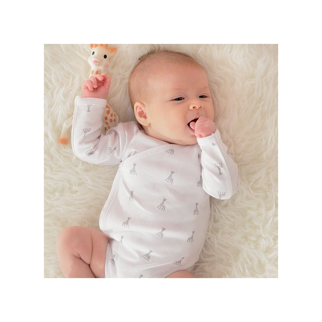 Trois Kilos Sept Sophie la Girafe Long-Sleeve Newborn Bodysuit