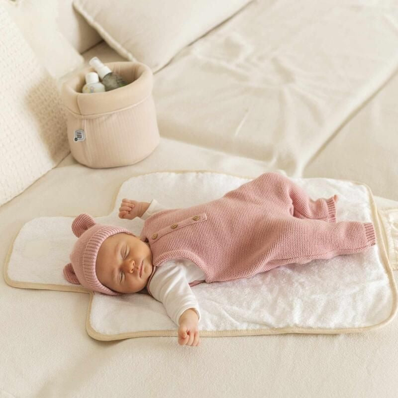 Trois Kilos Sept: Knitted Newborn Hat – Rose (0-1 Month)